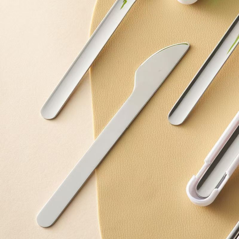 مجموعة أدوات المائدة المحمولة  - مراجعة Camp Utensil Set وسعره