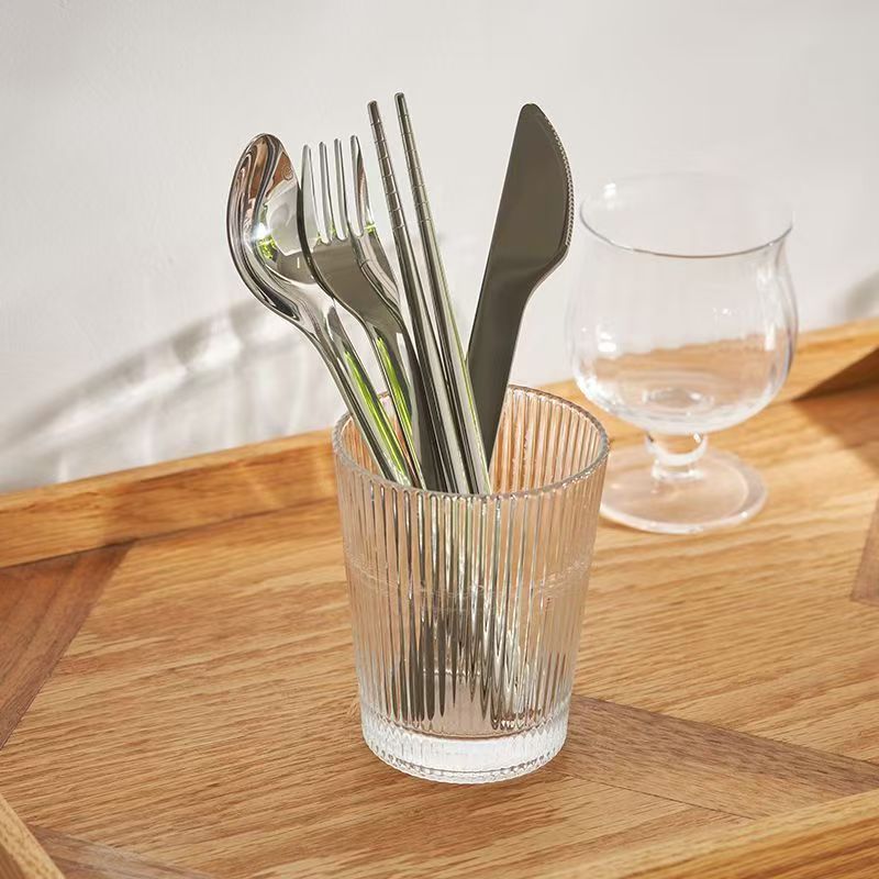 مجموعة أدوات المائدة المحمولة  - مراجعة Camp Utensil Set وسعره